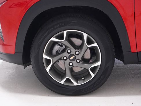 Used 2024 Chevrolet Trax LT w/ Driver Confidence Package FWD image 11