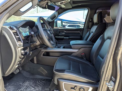 Used 2024 RAM 1500 Laramie image 10