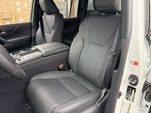 New 2026 Lexus LX 600 4WD w/ Luxury Package image 20