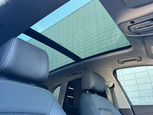 Used 2023 Audi Q5 2.0T Premium w/ Convenience Package image 16