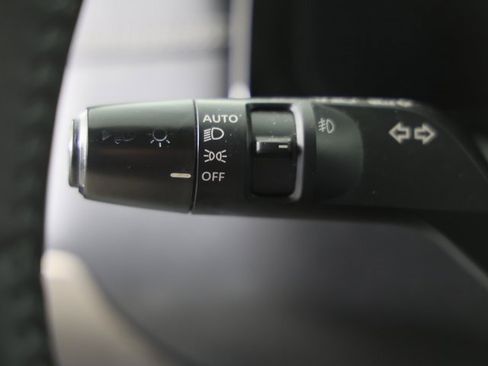 Used 2022 Nissan Pathfinder Platinum w/ Cargo Package image 22