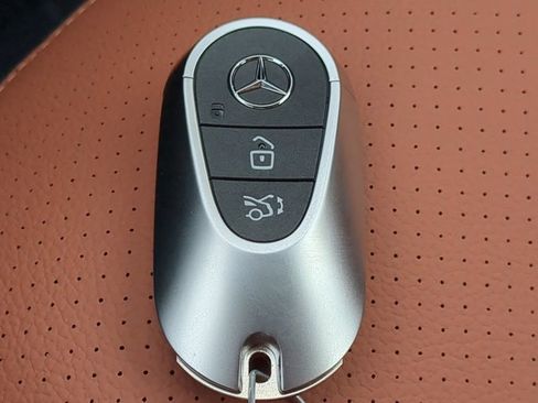 Used 2025 Mercedes-Benz C 300 Sedan image 26