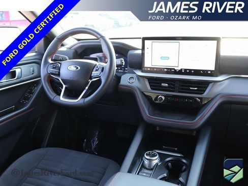 Certified 2025 Ford Explorer ST-Line w/ ST-Line Street Pack image 14