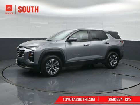 Used 2025 Chevrolet Equinox LT AWD/4WD image 7