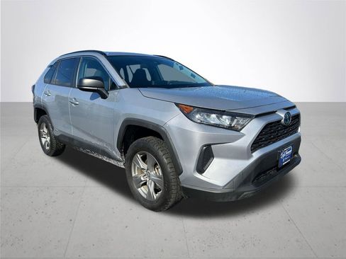 Used 2022 Toyota RAV4 LE image 5