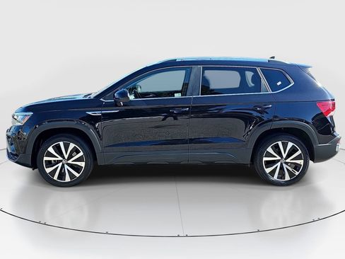 Used 2024 Volkswagen Taos SE FWD image 8