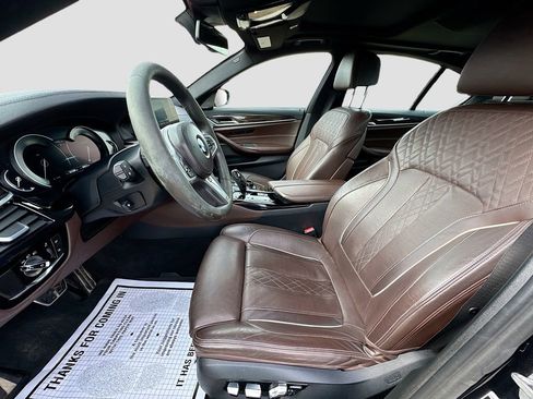 Used 2018 BMW M550i xDrive image 24