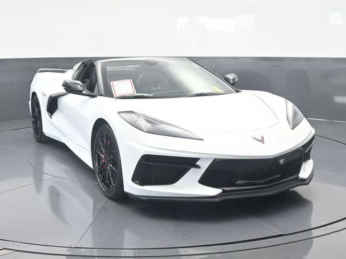 Used 2024 Chevrolet Corvette Stingray Convertible w/ Z51 Performance Package image 9