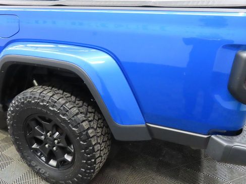 Used 2022 Jeep Gladiator Sport AWD/4WD image 32