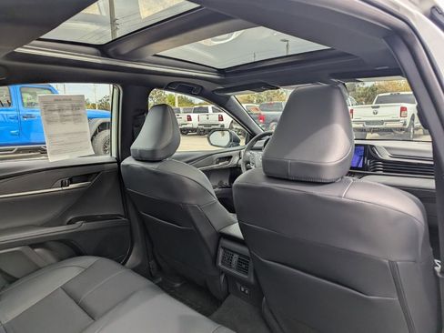 Used 2025 Toyota Camry LE image 12