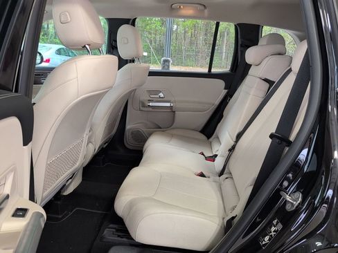 Used 2023 Mercedes-Benz GLB 250 image 6