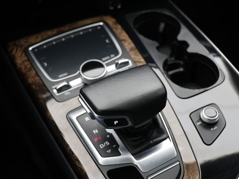 Used 2017 Audi Q7 3.0T Prestige w/ Prestige Package image 28