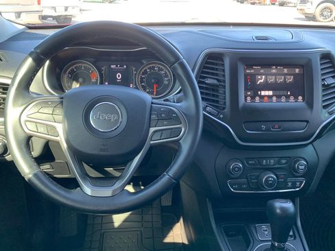 Used 2019 Jeep Cherokee Latitude Plus image 16