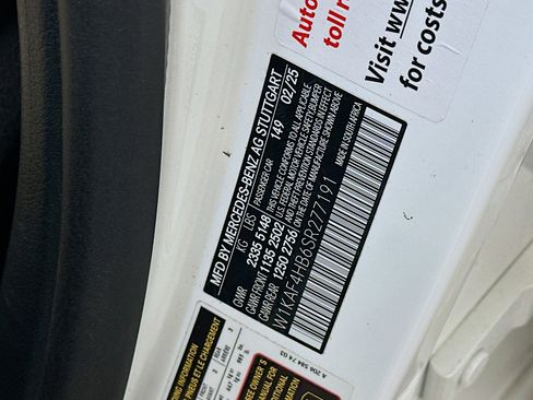 Used 2025 Mercedes-Benz C 300 4MATIC Sedan image 12