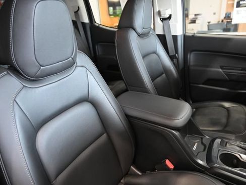Used 2020 Chevrolet Colorado Z71 AWD/4WD image 9