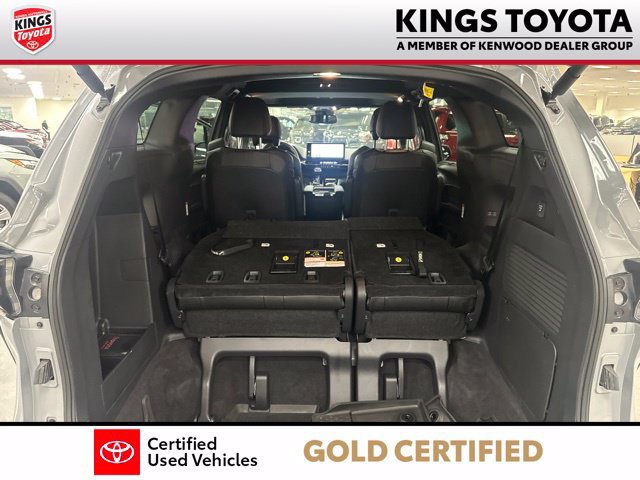 Certified 2025 Toyota Sienna XLE Woodland Edition AWD/4WD image 21