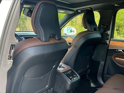 Used 2024 Volvo XC90 B6 Plus w/ Protection Package Premier image 22