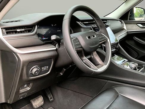 Certified 2023 Jeep Grand Cherokee Limited AWD/4WD image 20
