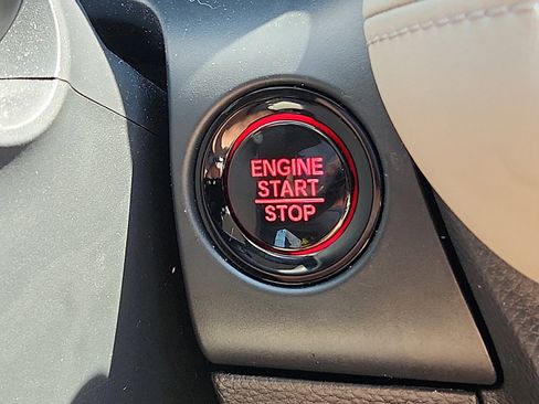 Certified 2025 Honda HR-V LX image 22