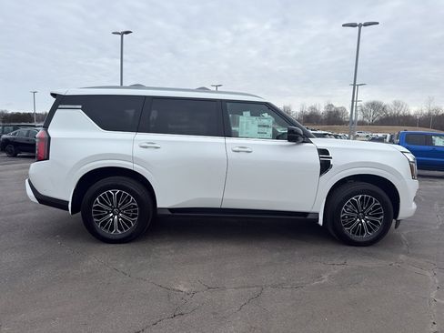 New 2026 Nissan Armada SL w/ Captain's Chari Seat Package AWD/4WD image 4