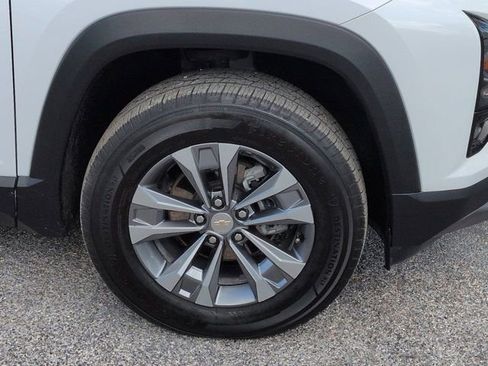 Used 2025 Chevrolet Equinox LT w/ Safety and Technology Package FWD image 10