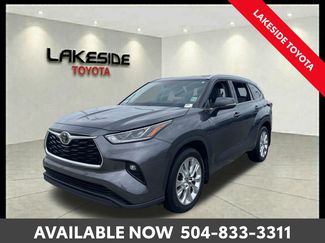 Used 2023 Toyota Highlander Limited FWD 360° Tour