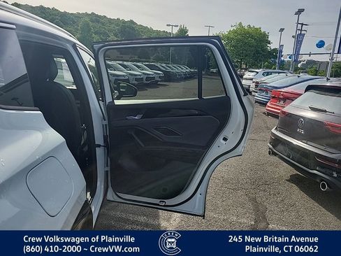 Certified 2026 Volkswagen Tiguan SEL R-Line AWD/4WD image 44