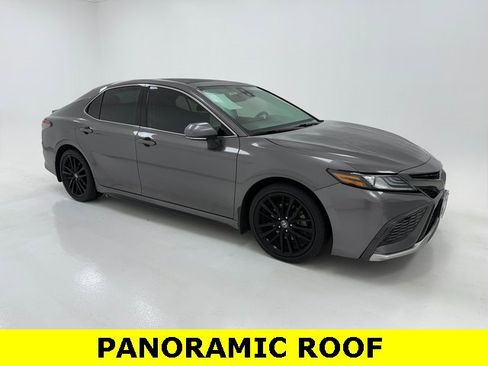 Used 2021 Toyota Camry XSE image 1