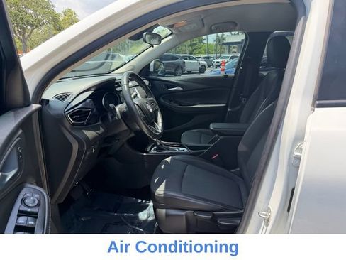 Used 2023 Buick Encore GX Preferred FWD image 13