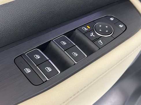 Used 2025 Nissan Armada Platinum Reserve AWD/4WD image 40