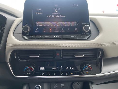 Used 2022 Nissan Rogue SV AWD/4WD image 12