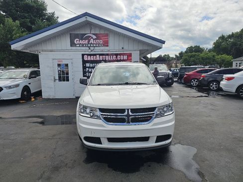 Used 2017 Dodge Journey SE FWD image 2