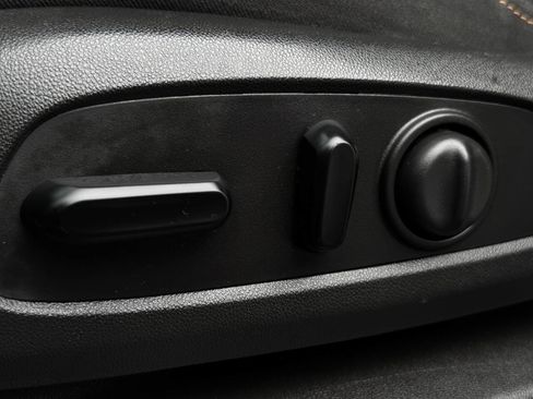 Used 2020 Chevrolet Equinox LT image 28