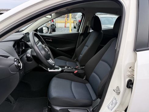 Used 2017 Toyota Yaris iA image 11