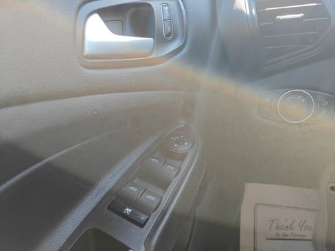 Used 2018 Ford Escape SE w/ SE Sport Appearance Package image 13