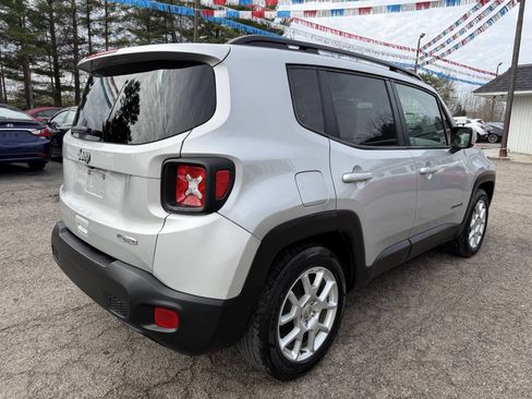 Used 2019 Jeep Renegade Latitude w/ Popular Equipment Group image 5