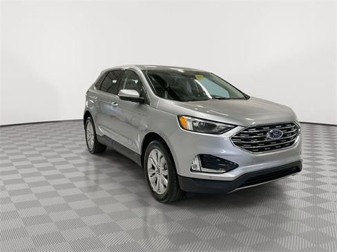 Used 2024 Ford Edge Titanium image 12