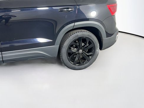 Used 2023 Volkswagen Taos SE image 30