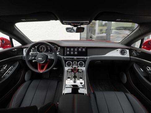 Used 2024 Bentley Continental GT image 4