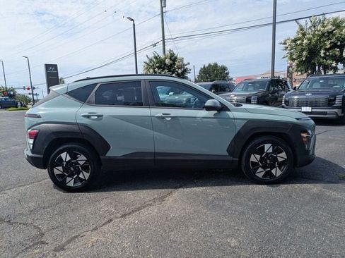 Used 2025 Hyundai Kona SEL FWD image 3