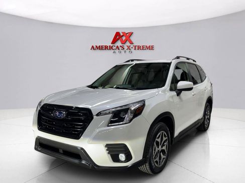 Used 2023 Subaru Forester Premium AWD/4WD image 2