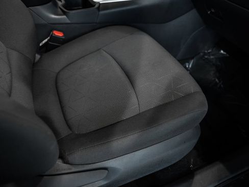 Used 2025 Toyota RAV4 XLE AWD/4WD image 29
