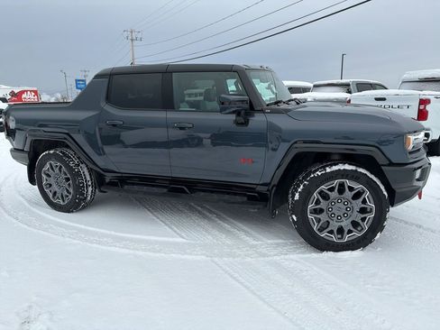 Used 2025 GMC Hummer EV 3X w/ LPO, Sport Package image 9