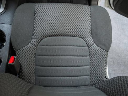Used 2021 Nissan Frontier SV RWD image 29