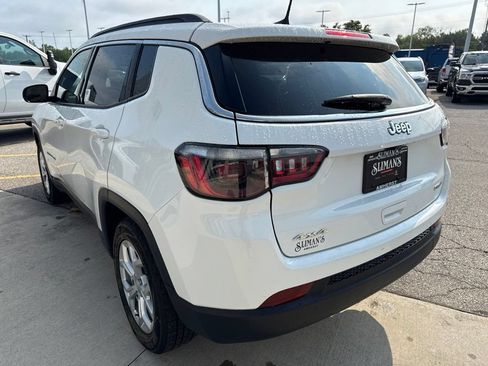 Used 2024 Jeep Compass Latitude AWD/4WD image 7