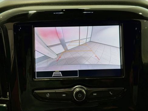 Used 2021 Chevrolet Traverse LS FWD image 12