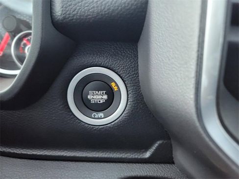 New 2026 RAM 1500 4x4 Crew Cab image 31