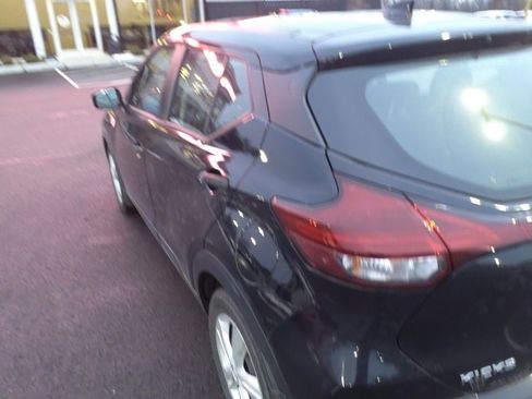 Used 2023 Nissan Kicks S image 12