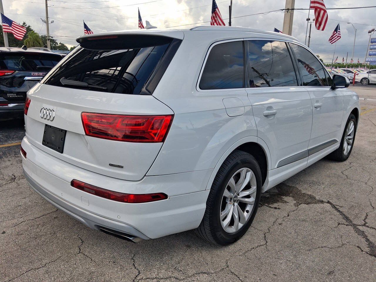 Used 2017 Audi Q7 2.0T Premium Plus w/ Premium Plus Package AWD/4WD image 4