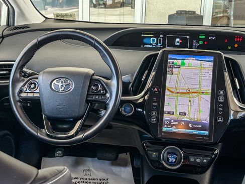 Used 2020 Toyota Prius Prime XLE FWD image 12